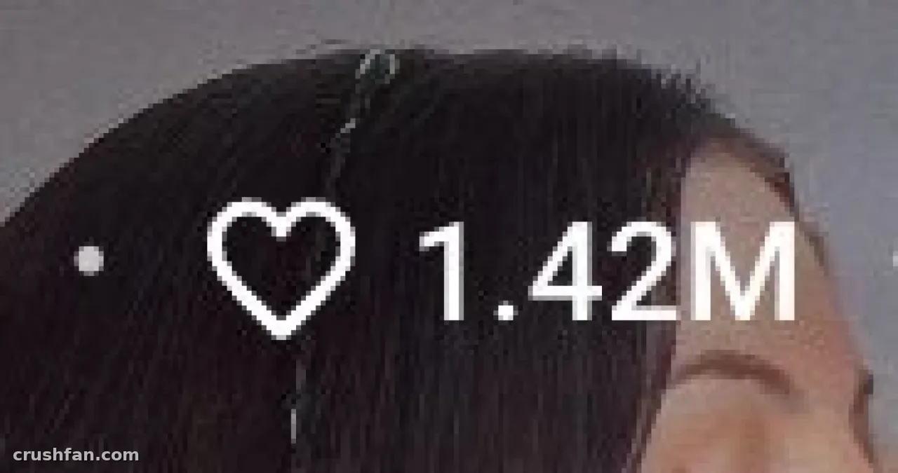 Nahaufnahme von dunklem Haar mit einem weißen Herz-Symbol und 1,42 Mio. Overlay